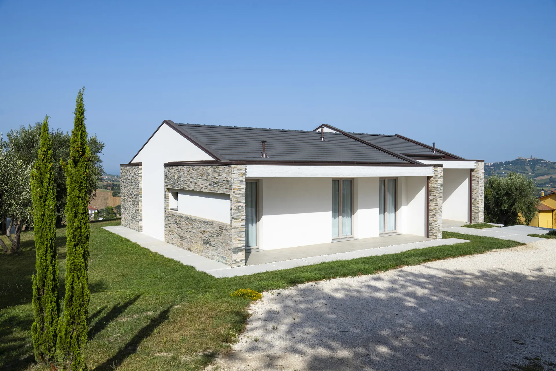 Casa in bioedilizia monofamiliare stile contemporaneo, realizzata a Roma.
